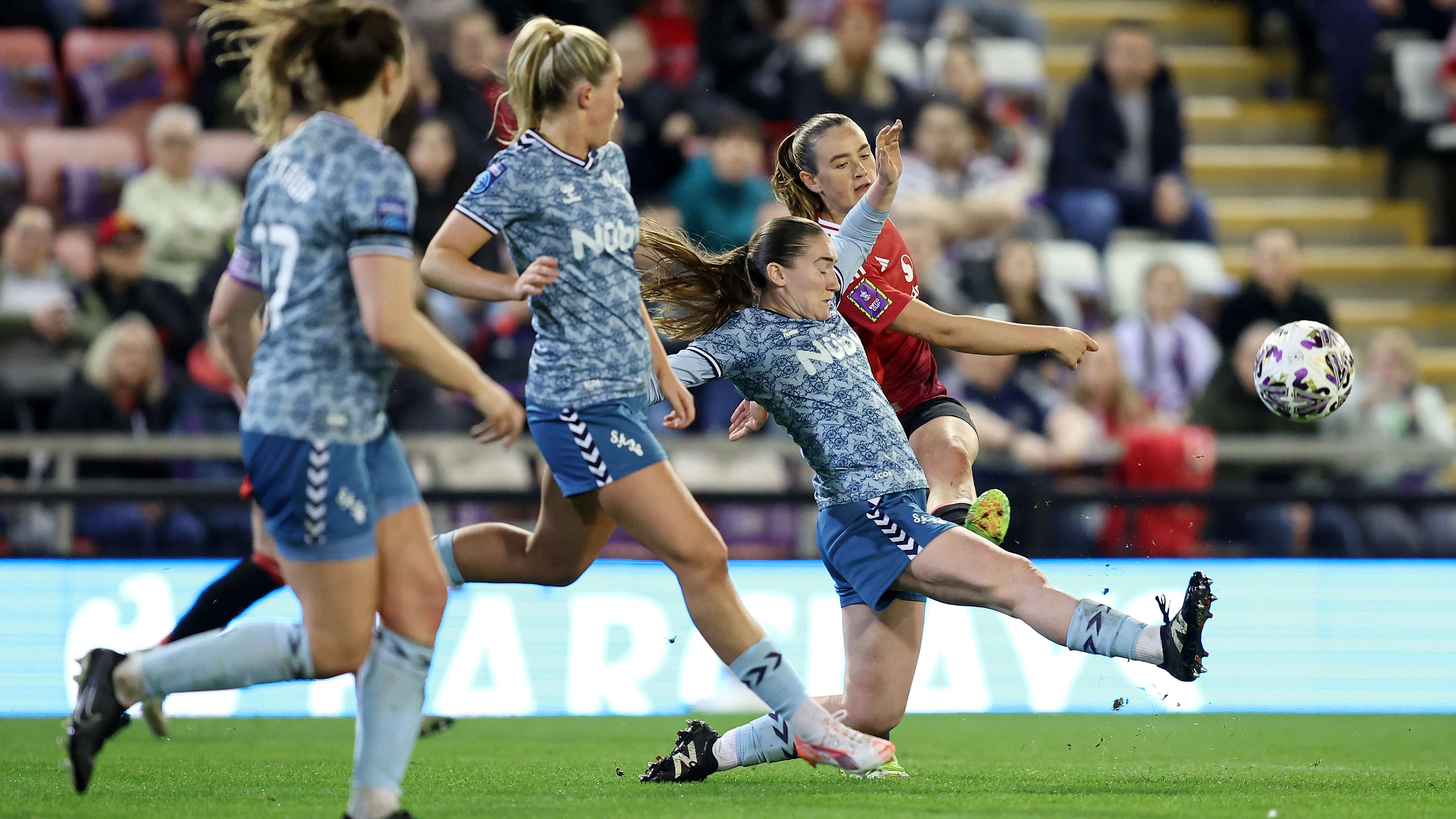 上发挥着重 上发挥着重